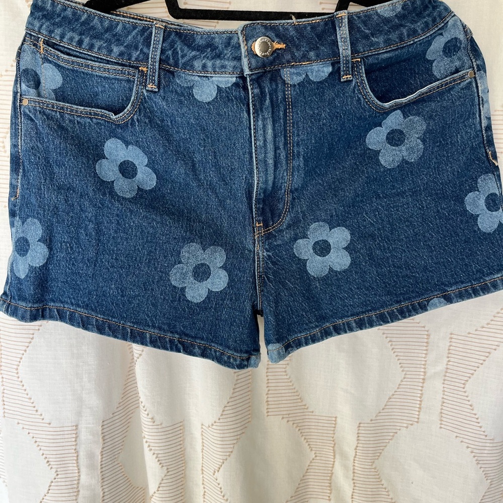 Wrangler Blue Jean Shorts with Floral Design